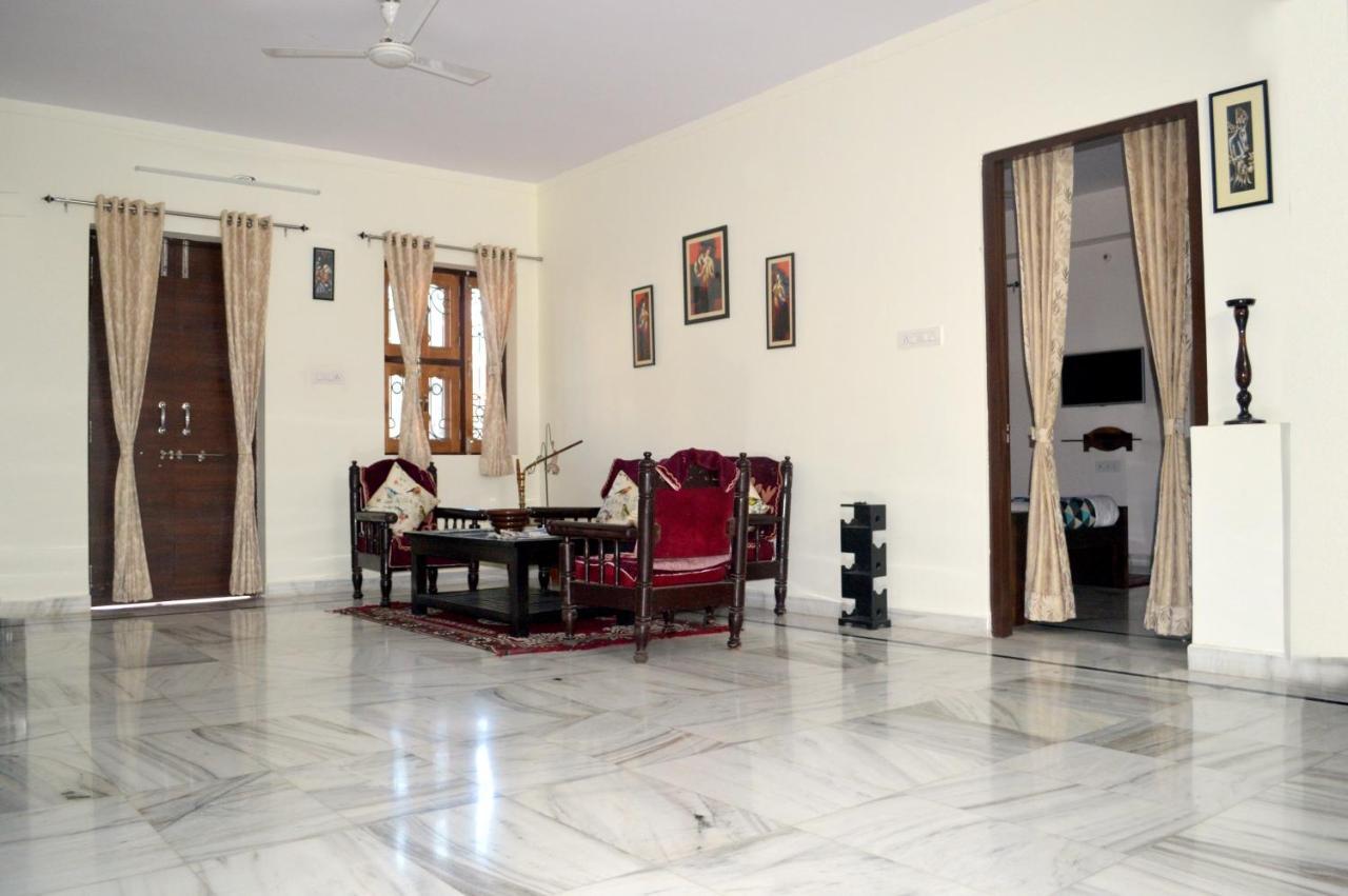 Hotelier Hosts - A Home Stay Джодхпур Экстерьер фото
